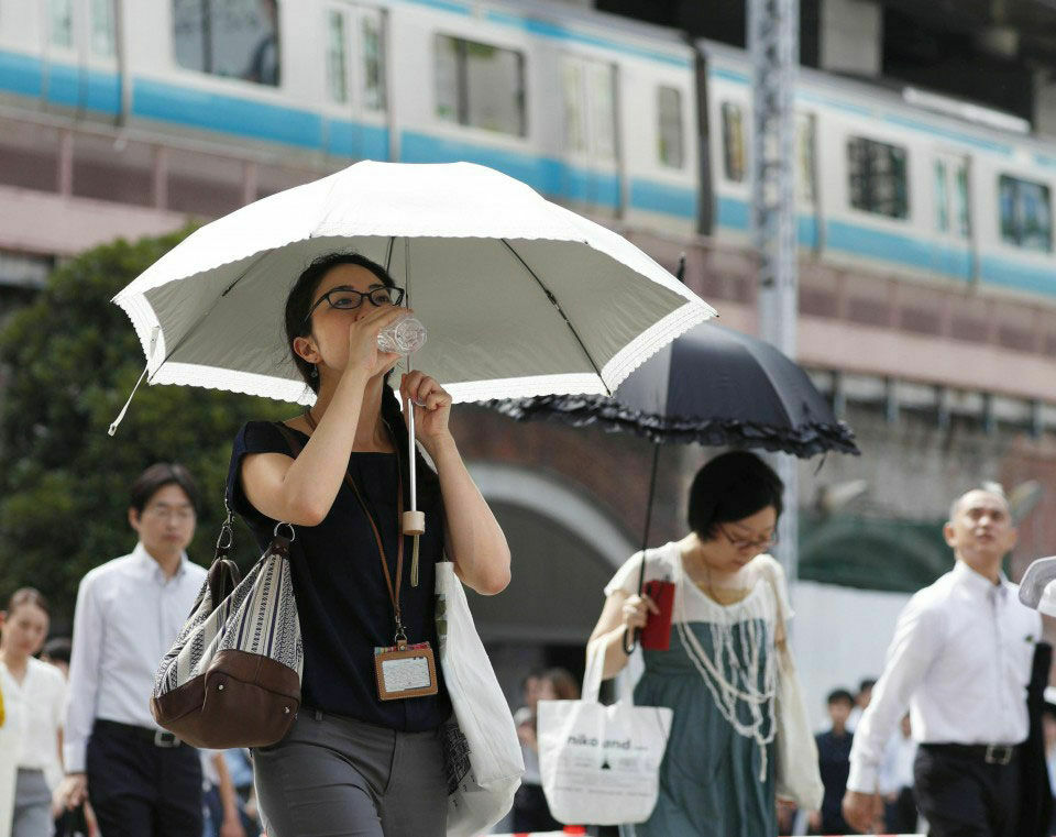 В Японии за неделю из-за жары погибли шесть человек