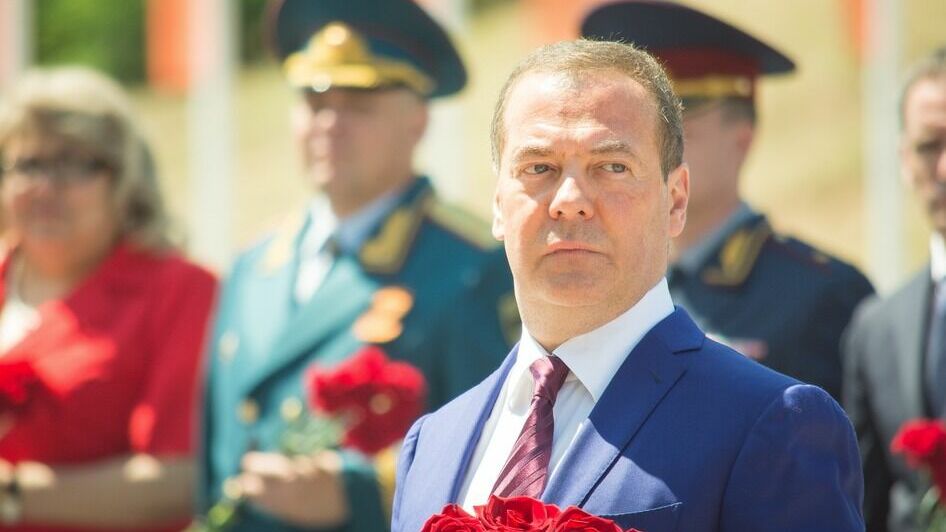 Дмитрий Медведев потребовал физически устранить Зеленского