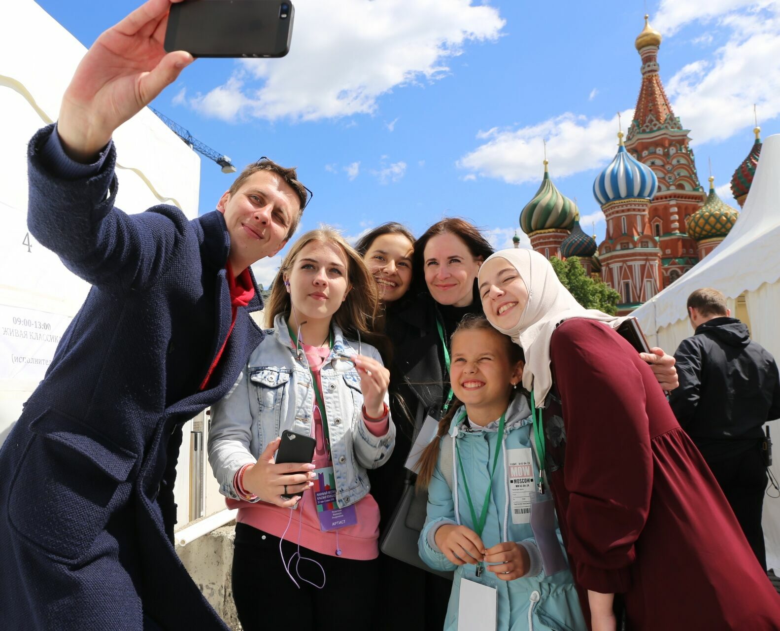 Девять сильнейших юных чтецов России сразились на Красной площади
