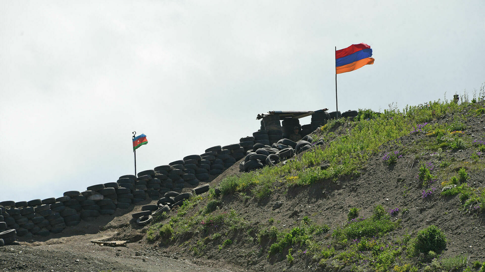В Минобороны Армении заявили о перестрелке на границе с Азербайджаном