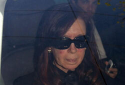 Президенту Аргентины удалили гематому из головы