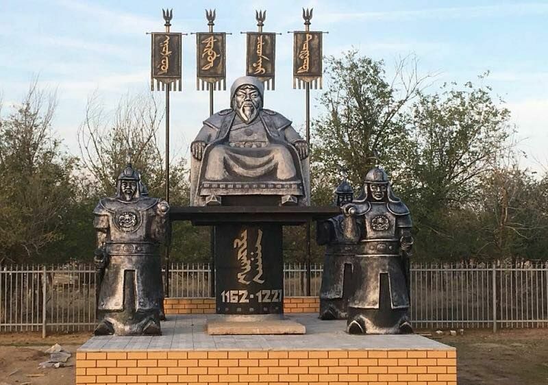 Фото дня: в Калмыкии открыли памятник Чингисхану