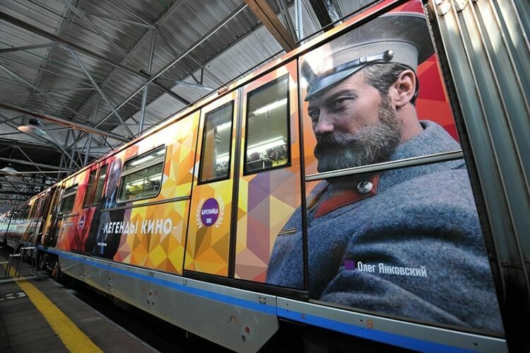 Поезд «Легенды кино» появился в московском метро