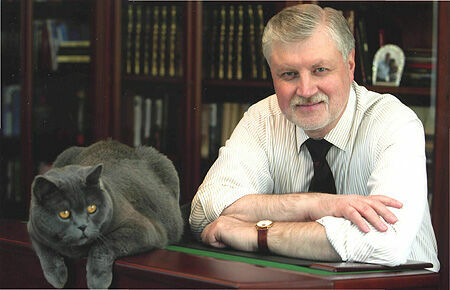 Сергей Миронов собирает голоса за животных ВКонтакте