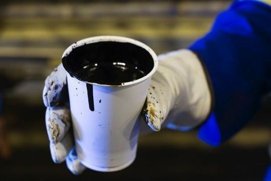 Найденную в Москве нефть могут пустить на сувениры