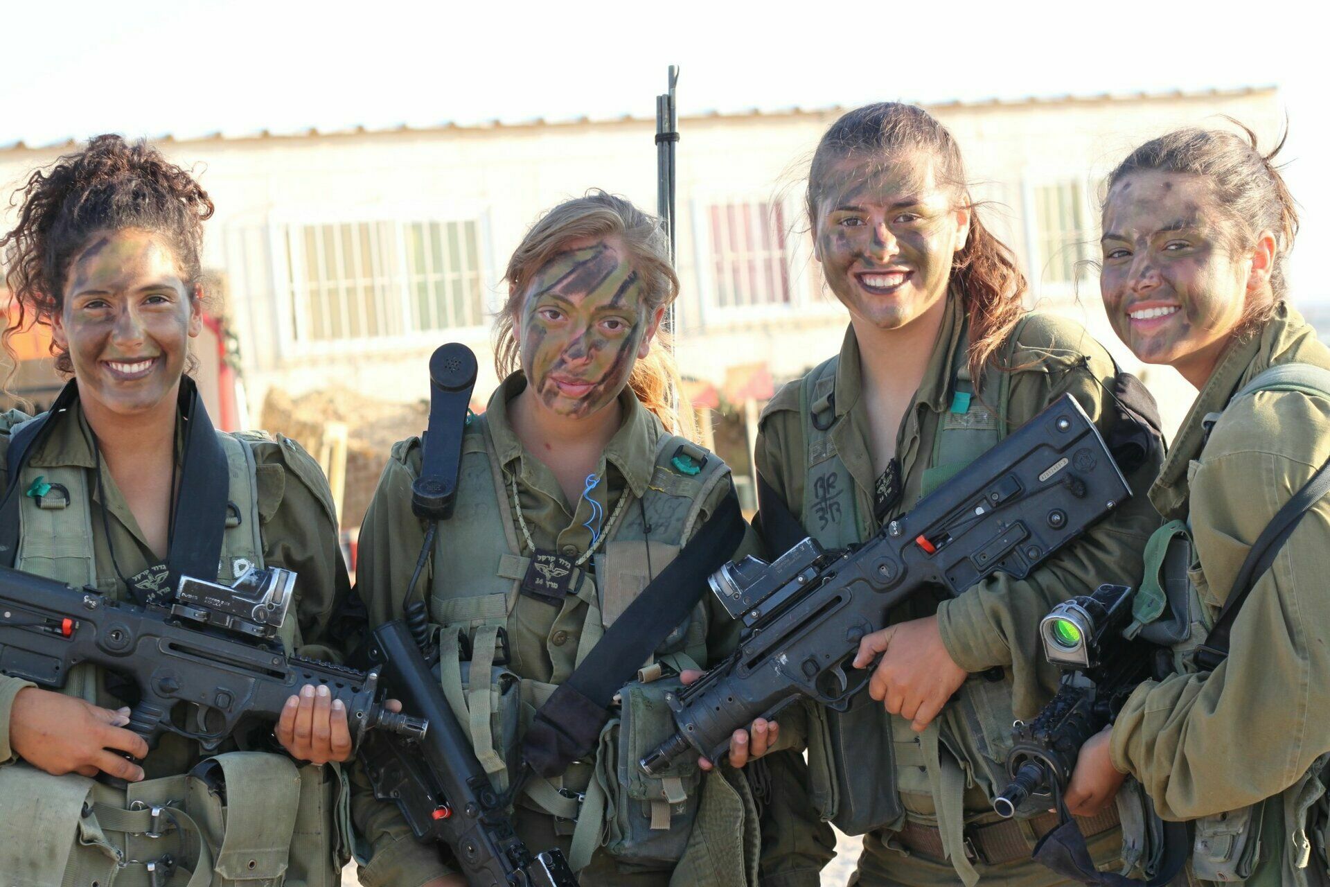 И на скаку остановит, и в горящую избу войдет: как служат женщины в израильской армии