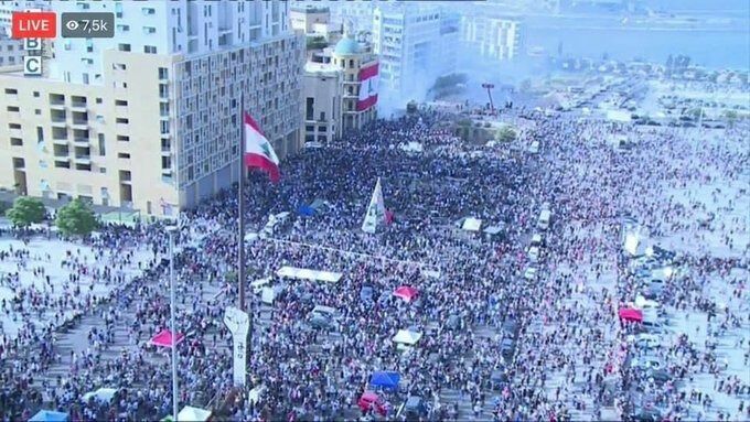 7 тысяч демонстрантов вышли в субботу на улицы в Бейруте