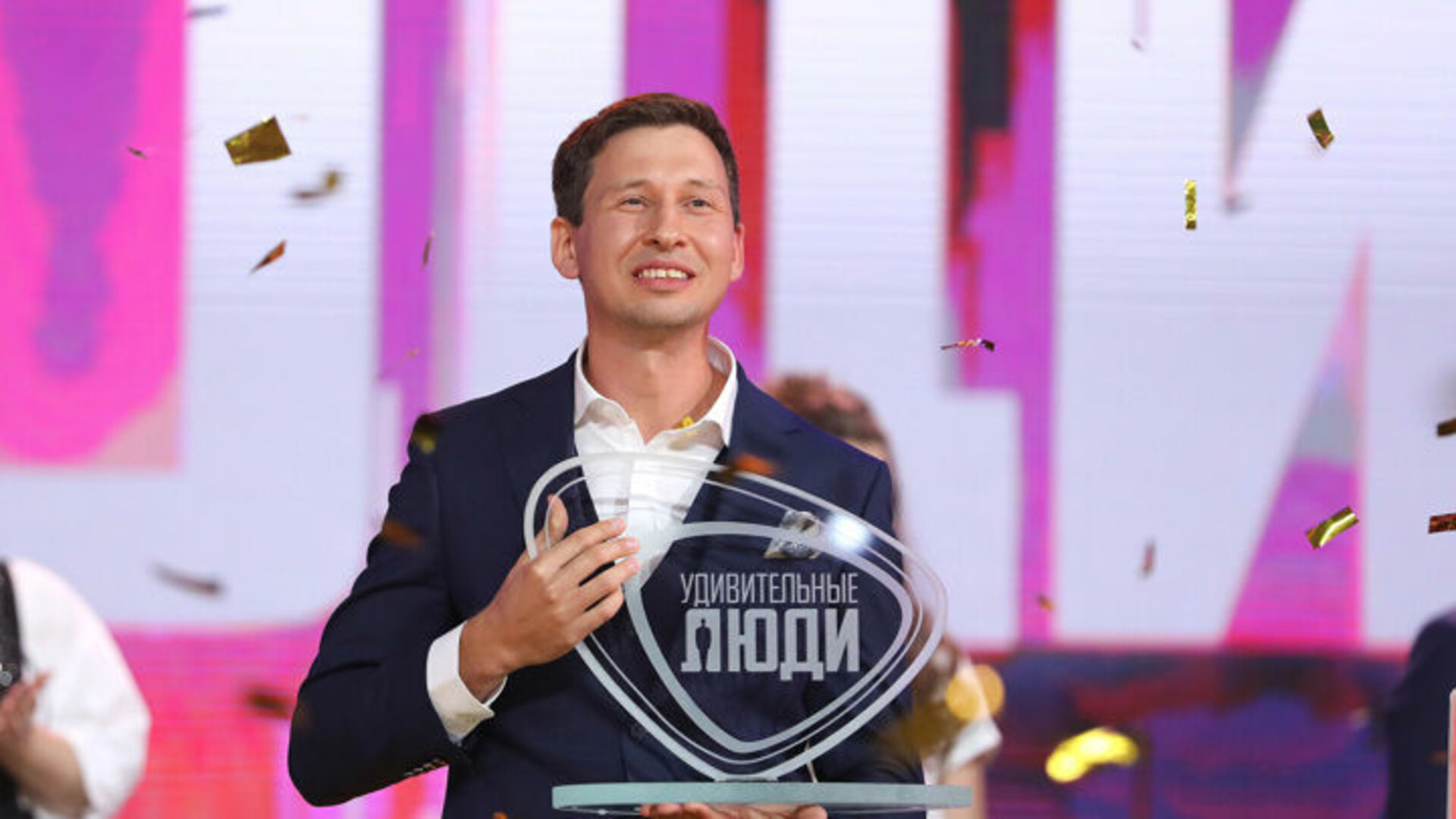 Удивительные люди шоу на канале россия
