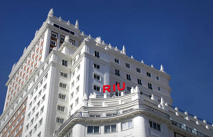 Испанские отели RIU отказываются размещать у себя русских туристов