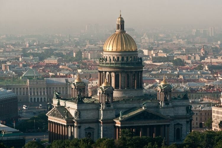 Депутаты Петербурга требуют признать незаконной передачу собора РПЦ