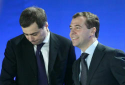 Медведев похвалил работу Суркова и попросил уважать его решение уйти