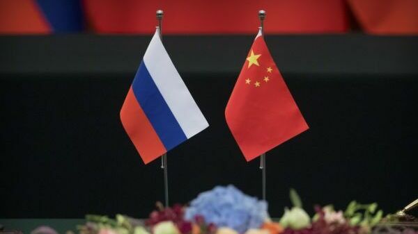 США обвинили китайские компании в оказании военной помощи России