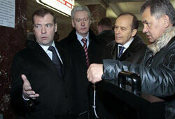 Медведев осмотрел в метро «потемкинскую деревню» - установленные системы безопасности не работают (ФОТО)