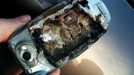 Спящий ребенок получил ожоги из-за взрыва мобильного телефона