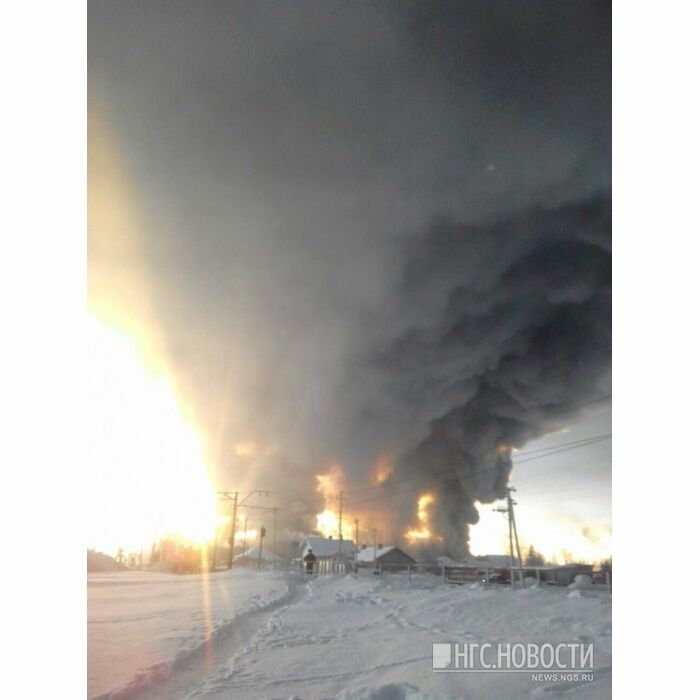 Десять человек погибли при пожаре на обувной фабрике под Новосибирском