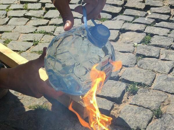 Огненная вода. Новая форма бутылки для минералки может вызвать пожар