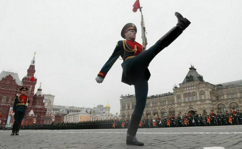 Владимира Зеленского на парад Победы в Москве не пригласили