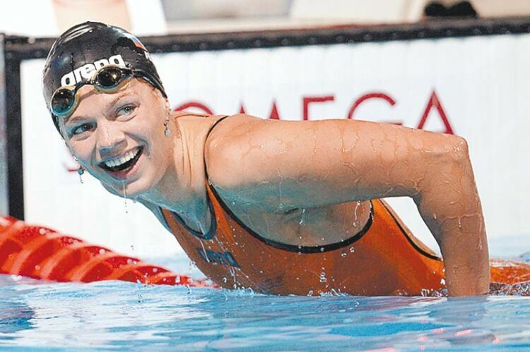 Ефимова вновь побеждает в бассейне