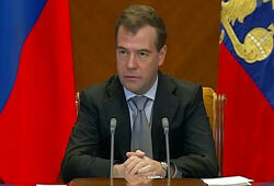 Медведев пригрозил отправить министров тушить пожары (ВИДЕО)