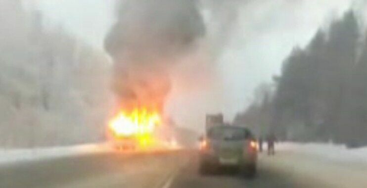 В Вологодской области загорелся автобус с детьми (видео)