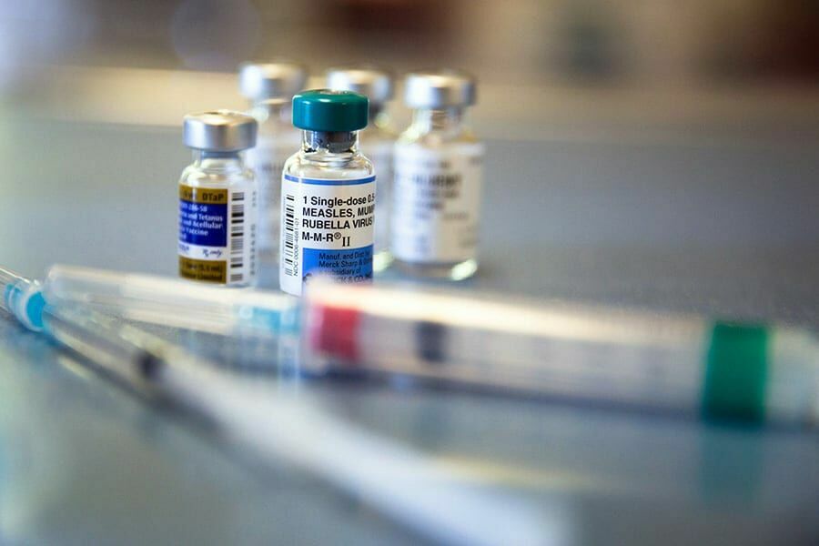 Инфекционист: вакцина от ковида безопасна для переболевших