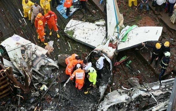 В Индии разбился небольшой пассажирский самолет