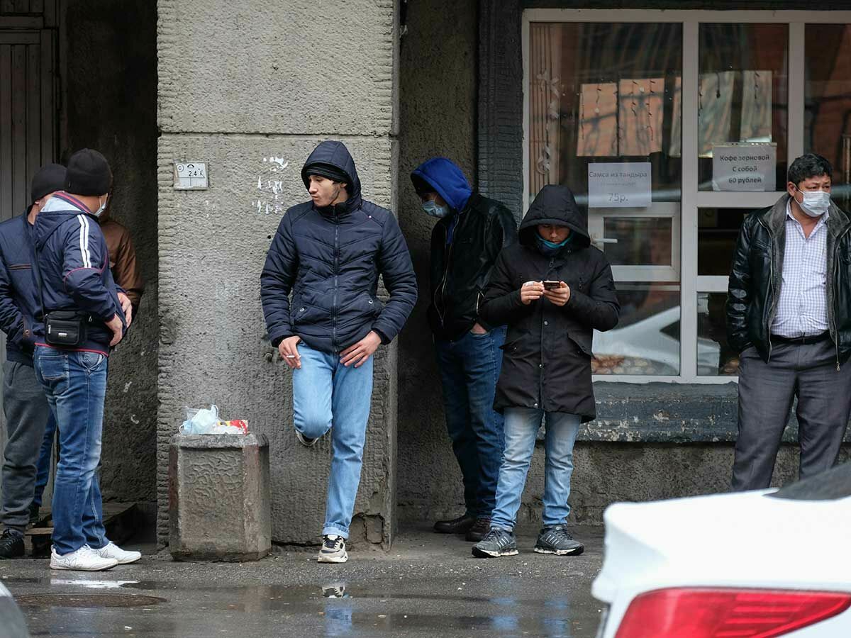 Жители Новой Москвы жалуются на проблемы с мигрантами