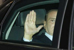 Президент Италии ищет замену ушедшему в отставку Берлускони