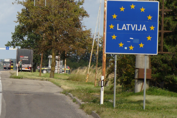 Латвийские власти остановят упрощенный порядок въезда для живущих у границы россиян