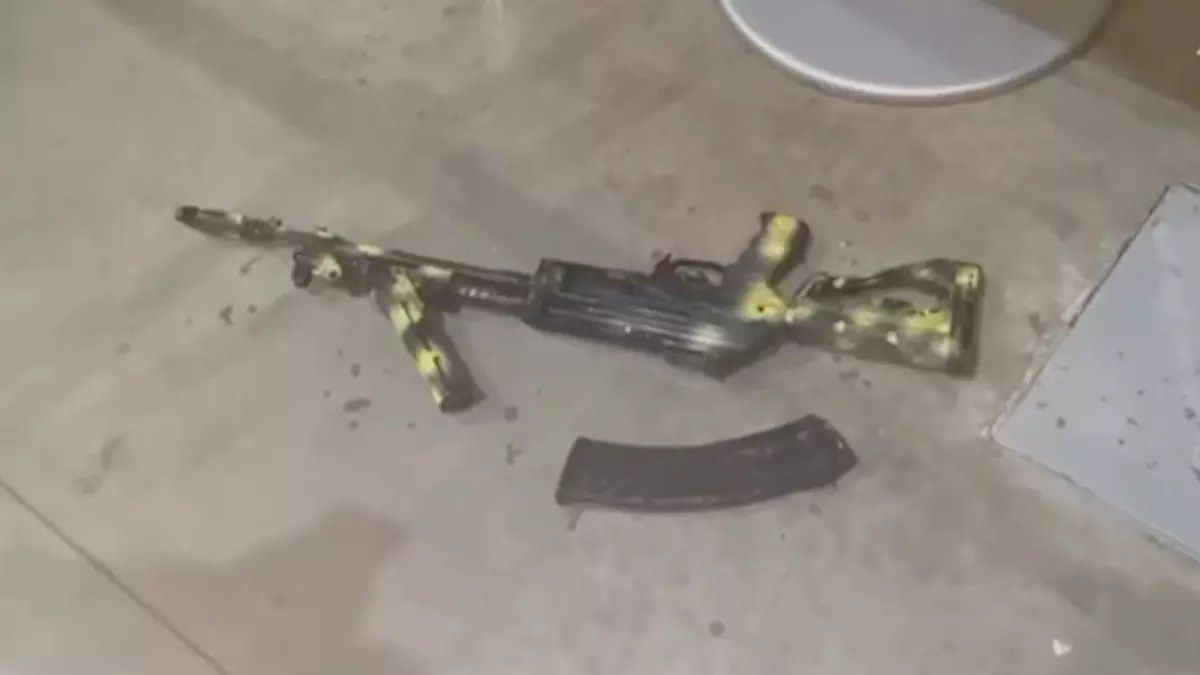 Следственный комитет показал оружие террористов в «Крокус Сити Холле»