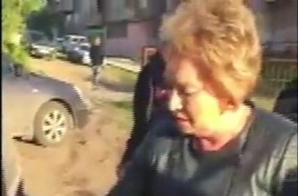 В Новосибирске задержана женщина, мстившая водителям за парковку на газоне
