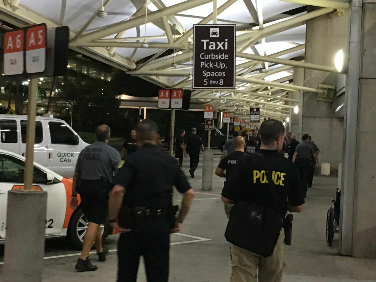 В аэропорту США задержан вооруженный мужчина