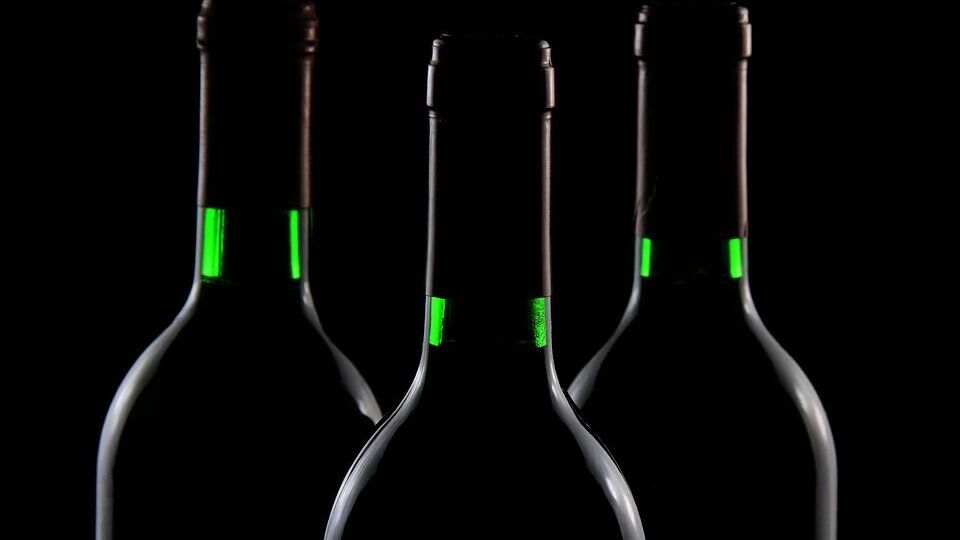 Продавать вино онлайн начнут с 1 ноября 2023 года