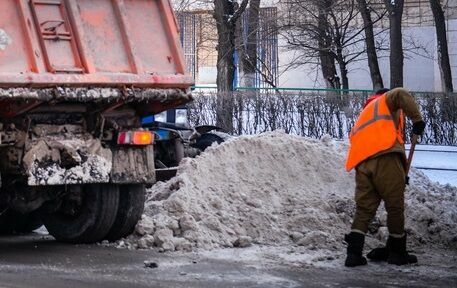 Количество уборщиков снега в Москве увеличили до 80 тысяч человек