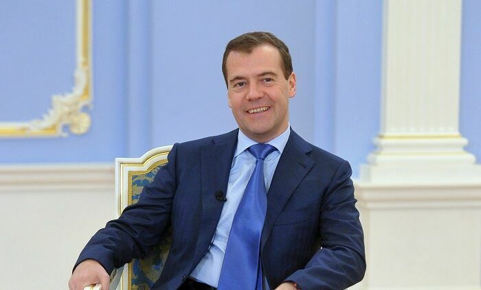 Владимир Путин предлагает оставить Дмитрия Медведева на посту премьера