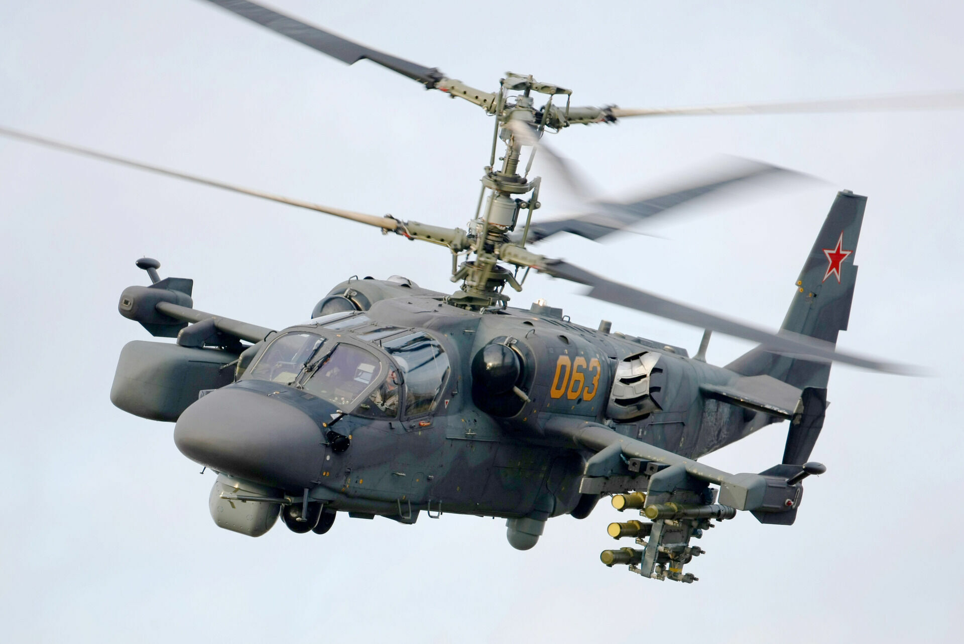 Минобороны закупит более ста боевых вертолётов Ка-52 "Аллигатор"