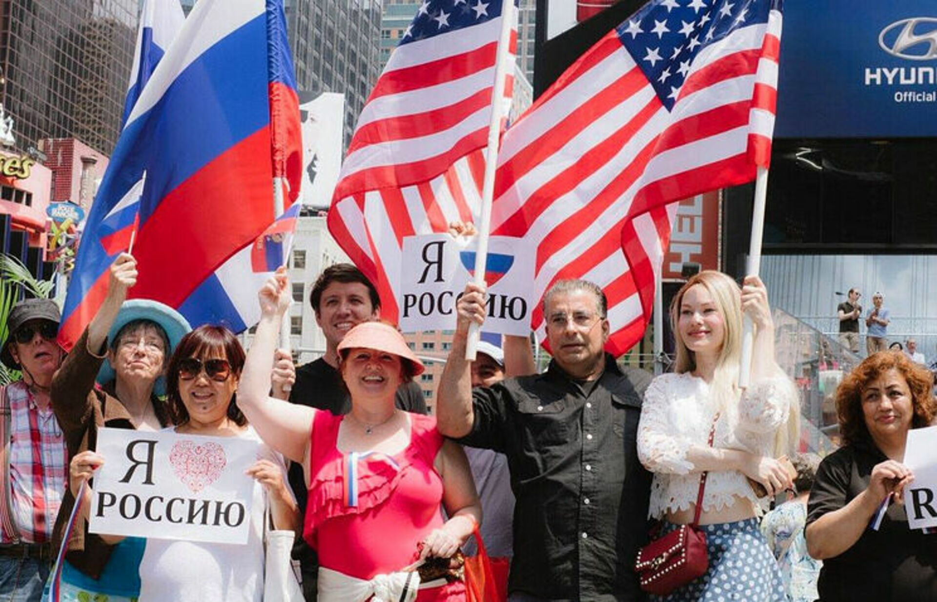 Америка жить и россия. Русские в Америке. США люди. Русские люди в США. Россияне в США.