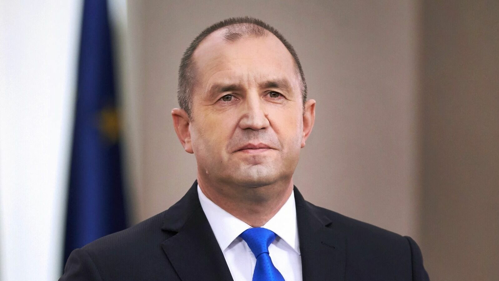 Президент Болгарии подписал указ о роспуске парламента