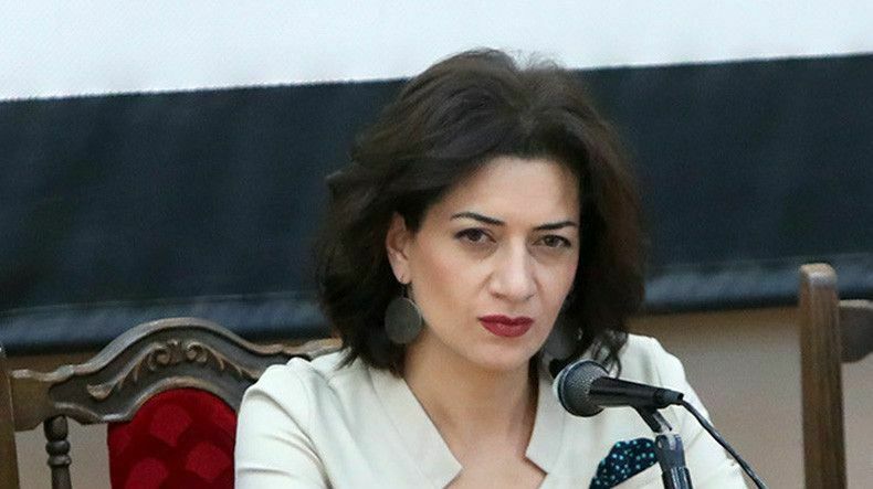Супруга премьер-министра Армении заявила о намерении выехать на фронт