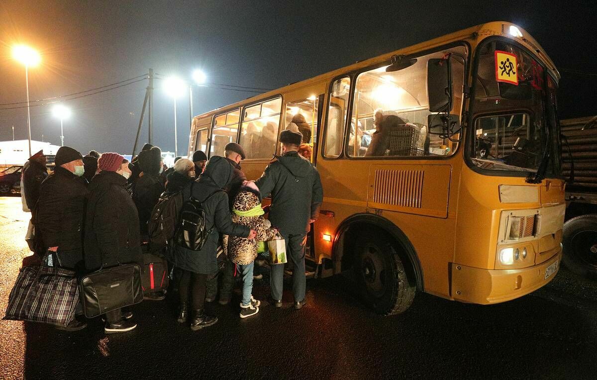 СМИ: заявления о массовой эвакуации жителей ДНР и ЛНР были записаны заранее