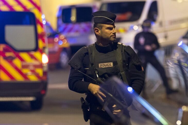 60 человек стали жертвами серии терактов в Париже в пятницу, 13-е