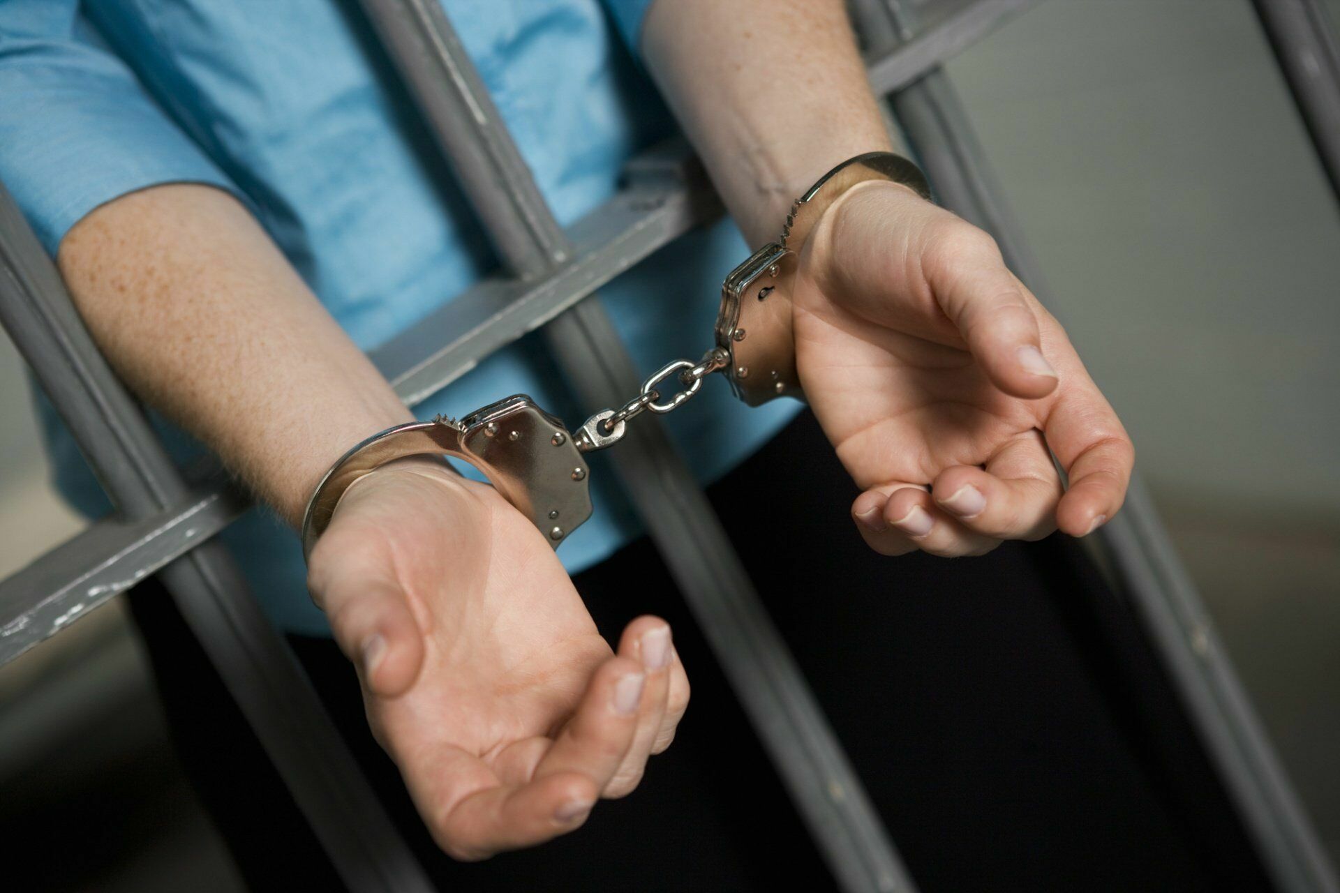 В Свердловской области арестовали участкового, обвиняемого в изнасиловании ребенка