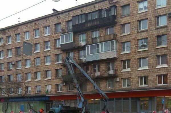 В Санкт-Петербурге из-за угрозы сосулек жителям снесли балконы