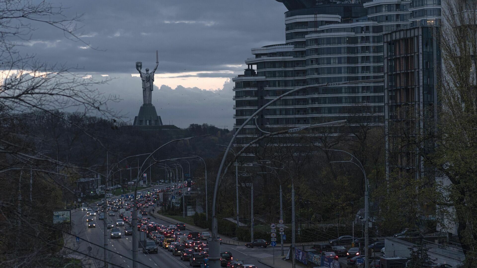 40% потребителей в Киеве остались без света