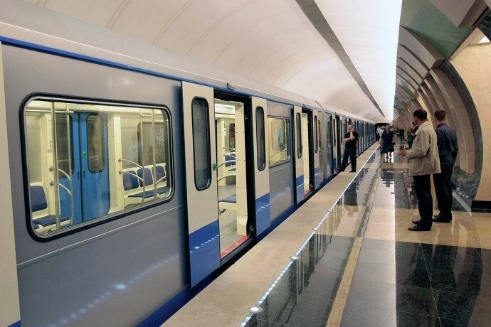 На «голубой» ветке метро сломался поезд