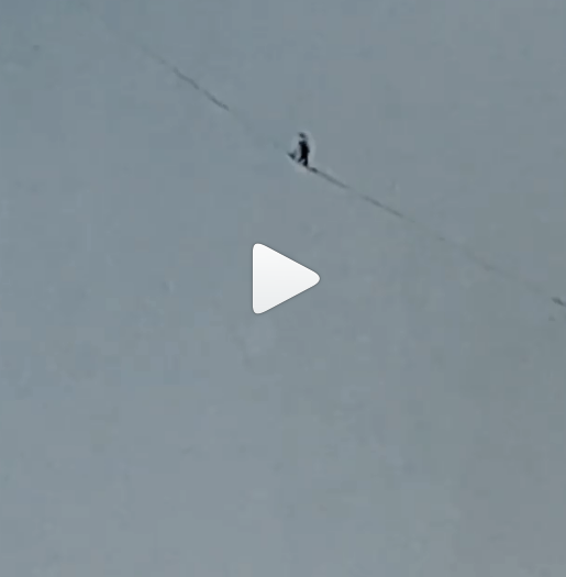 Видео дня: канатоходец прошелся между башнями "Москва-Сити"