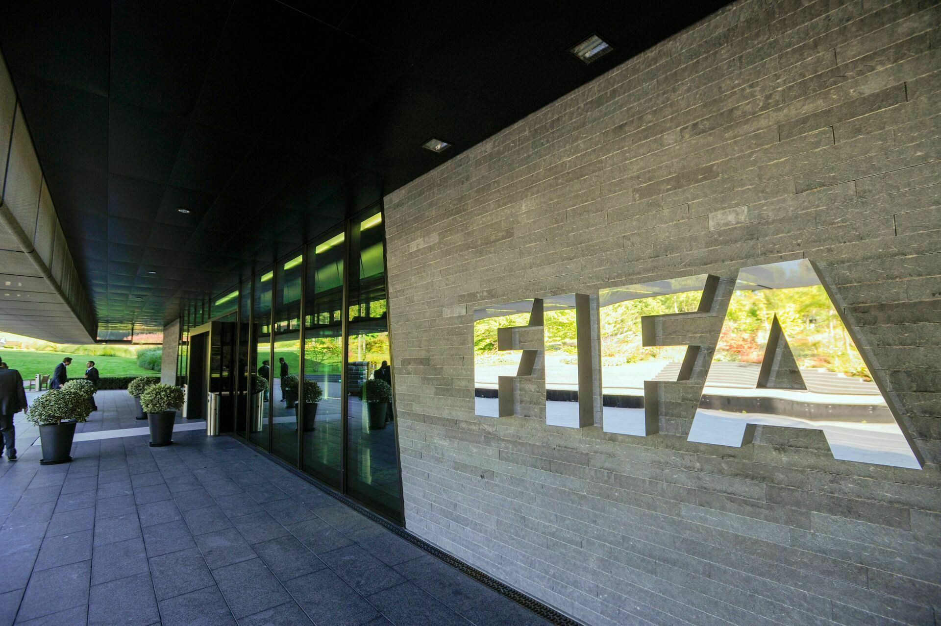 ФИФА дисквалифицировала Мещерякову, Обухова и Князева