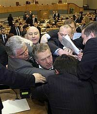 Депутаты отстояли Жириновского