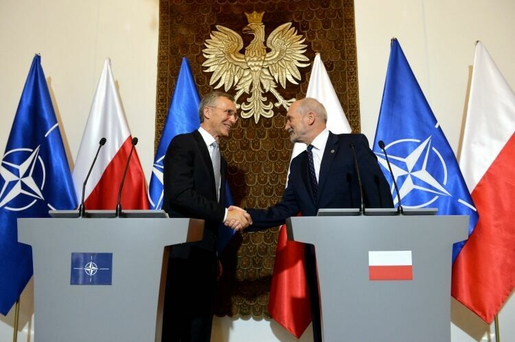 Министр обороны Польши: для сдерживания РФ достаточно одного батальона НАТО