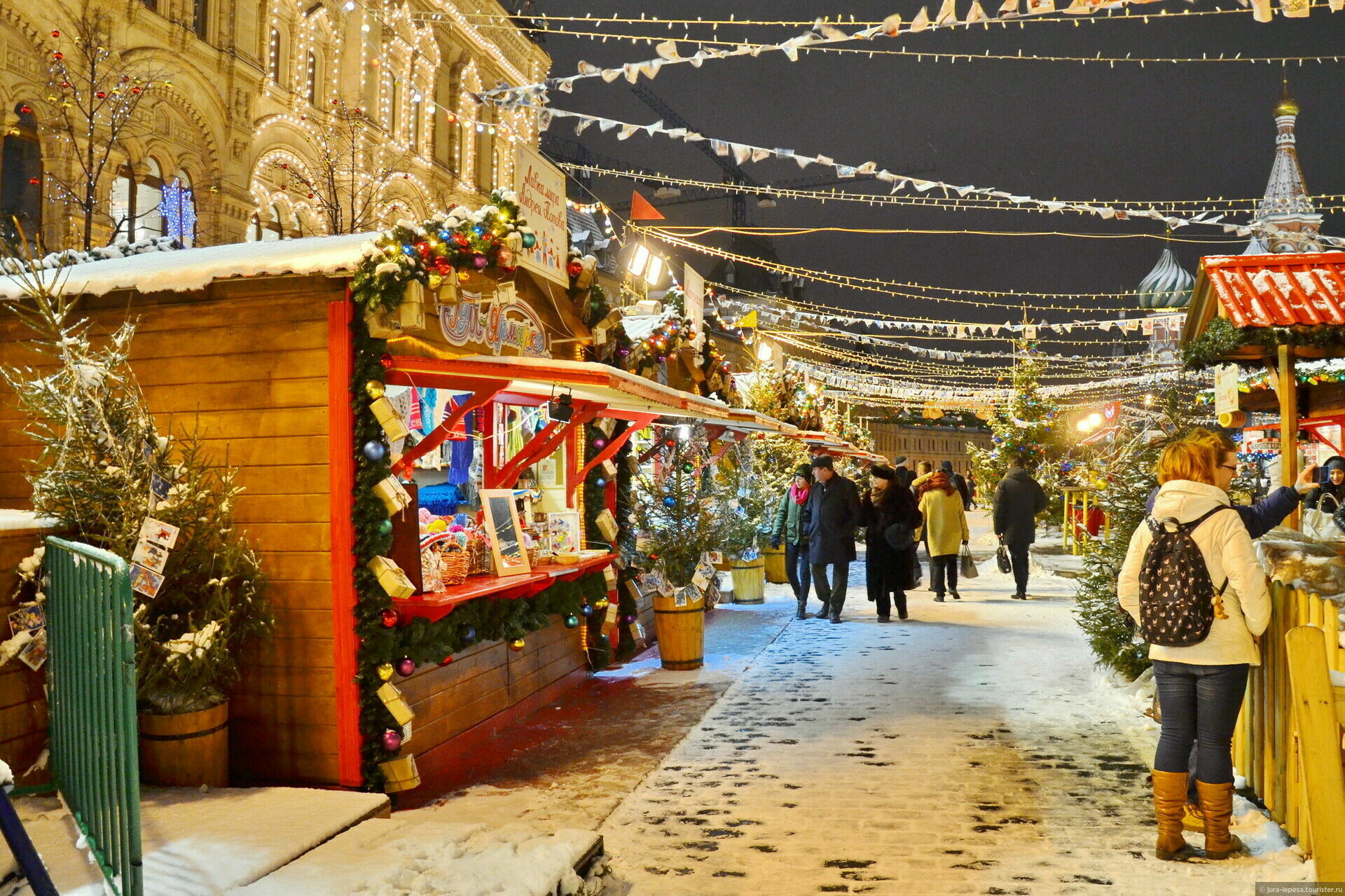 В новогоднюю ночь в Москве прогнозируют мокрый снег и слякоть